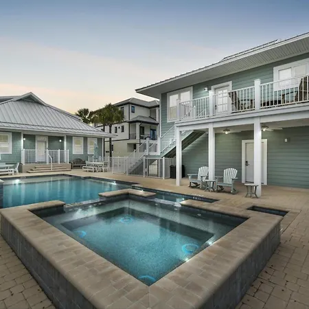 Boomerang Beach House With Private Beach